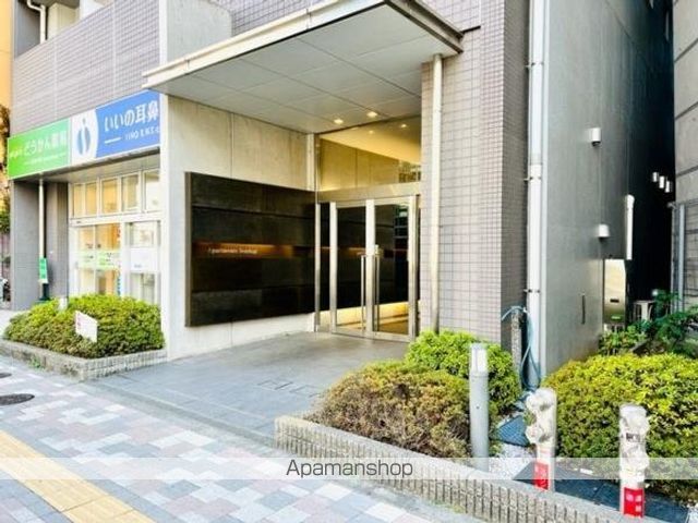 オーパスホームズ千駄木の玄関写真