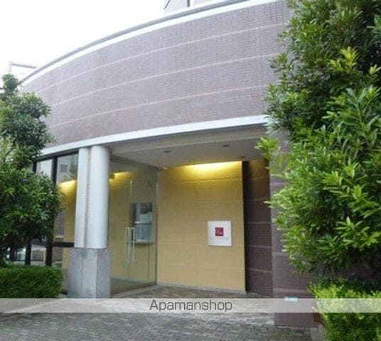 ドゥーエ学芸大学の玄関写真