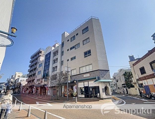 亀岡ビルの外観写真