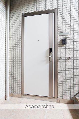 牟岐線 文化の森駅 徒歩18分 3階建 築10年の玄関写真