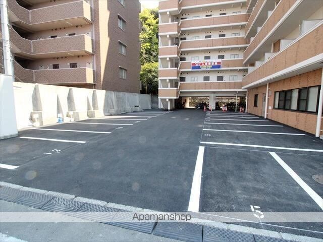 サンシャイン緑町[2LDK/60.45m2]の駐車場