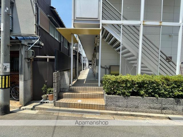 レオパレス小路の玄関写真