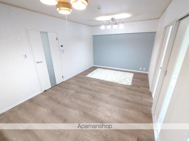三愛荒江マンションの内装写真