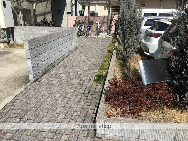 ロシュフォールMの玄関写真