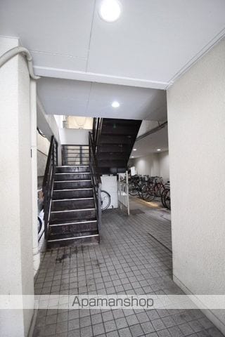 セキホウハイツの玄関写真