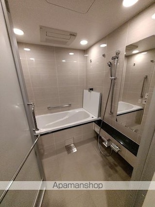 ザ・パークハウス千代田六番町[3LDK/84.37m2]のバス