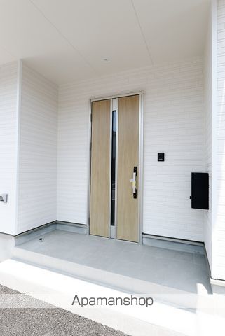 平塚市 2階建 新築の玄関写真