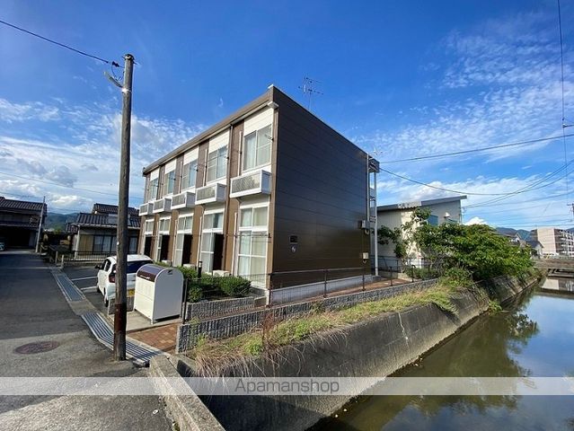 レオパレスアムール田野浦の外観写真
