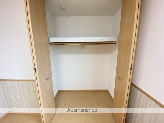 リビングタウン両三柳B棟の内装写真