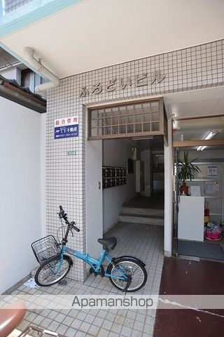 ふるどいビルの玄関写真