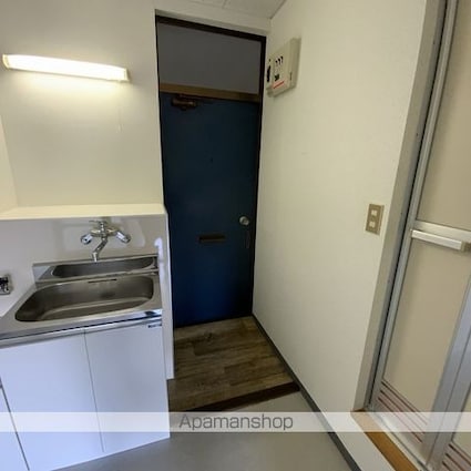 クリスタルマンション[1K/22.05m2]の玄関