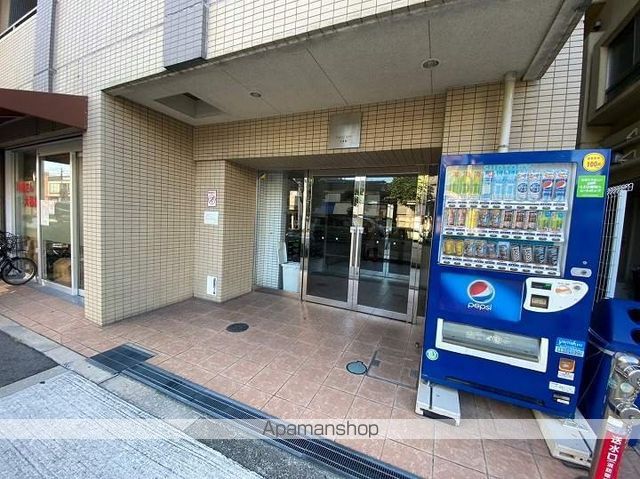 東小橋II番館の玄関写真