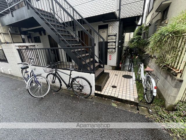 メゾン西調布の玄関写真