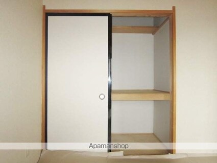 小根山ビル[2LDK/62m2]の内装3