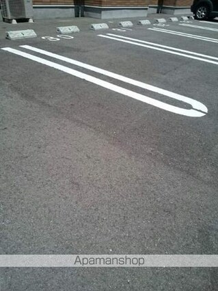 クラールプレディエＣ[2LDK/53.93m2]の駐車場1