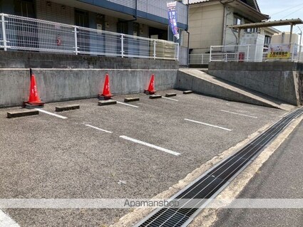 サンルーチェＨＡＲＡ[1K/23.18m2]の駐車場