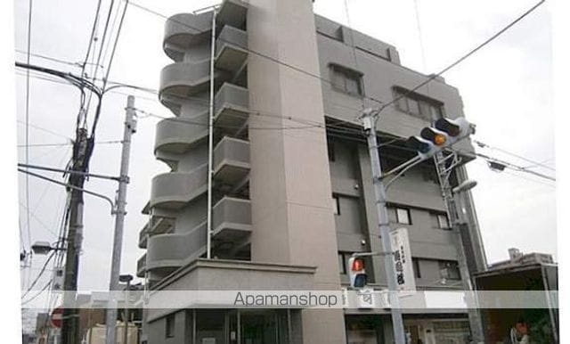 アルファウイング高宮東の玄関写真