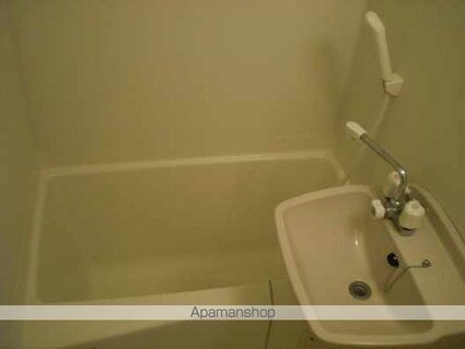 レオパレスクインスＡ[1K/23.27m2]のバス