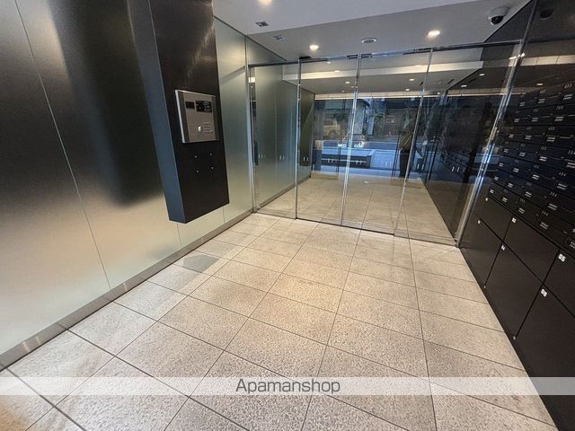 CRANE COURT TSURUMIの玄関写真