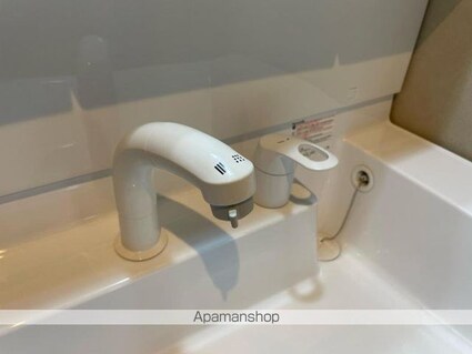 アルカディアガレージ元山Ａ・Ｂ[1R/74.25m2]の洗面所