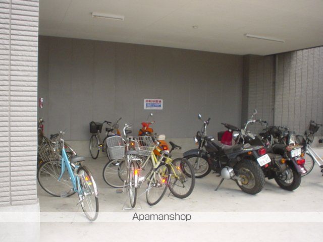 センチュリーパーク八熊の玄関写真