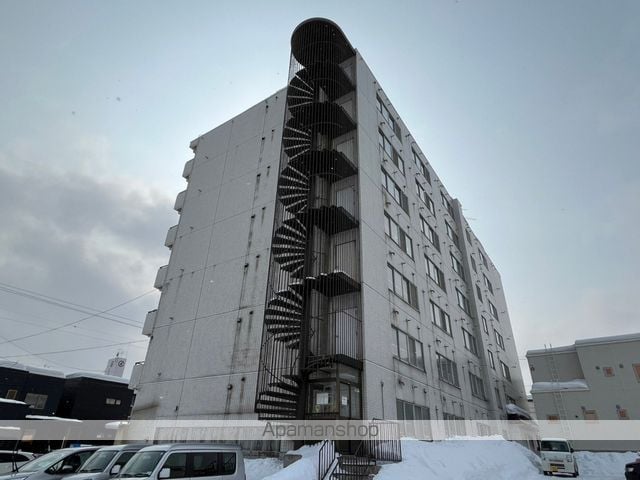 高伸ハイツの外観写真