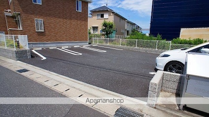 ブリーズガーデン[2LDK/57.02m2]の駐車場