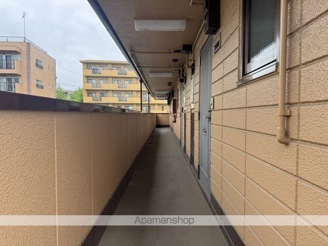 市ヶ尾森ビル参番館の玄関写真