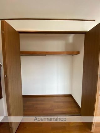 サウスプラザ六条[1LDK/49.6m2]の収納