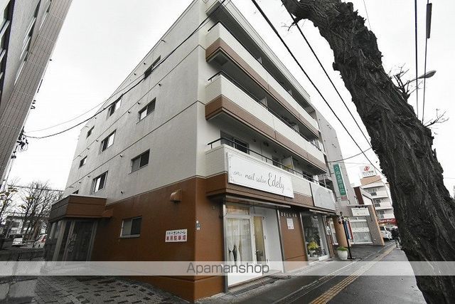 白栄ビル南郷の外観写真
