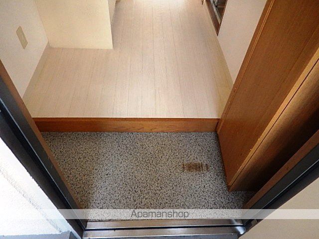 クリスタルカーサIIの内装写真