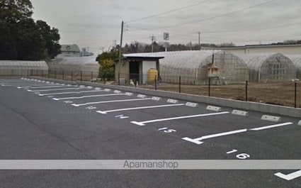 マイ　リバーサイド[1LDK/47.93m2]の駐車場2