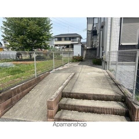 ロア・ラミリの玄関写真