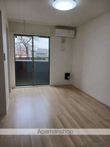 オリーブの内装写真