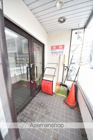 メゾンロベ36の玄関写真