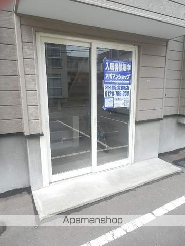 フィネ元町の玄関写真
