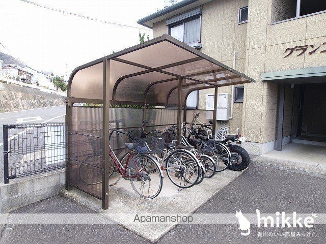 グランコート浅野 A棟の内装写真