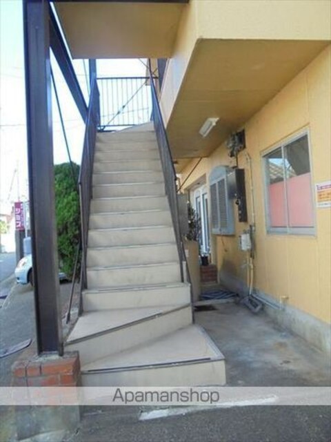和歌山県和歌山市市小路[2K/34m2]のエントランス