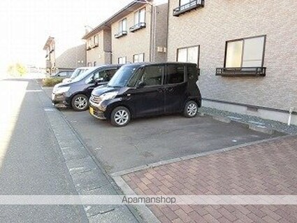 岩手県盛岡市みたけ６丁目[3DK/71.21m2]の駐車場