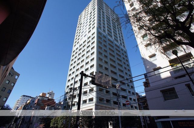 ルネ新宿御苑タワーの外観写真