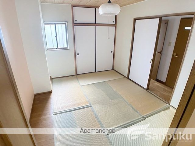 松山市 2階建 築26年の内装写真