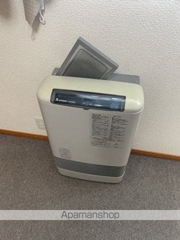 レオパレスエピの玄関写真