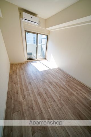 フォーリアライズ梅田レーベンの内装写真