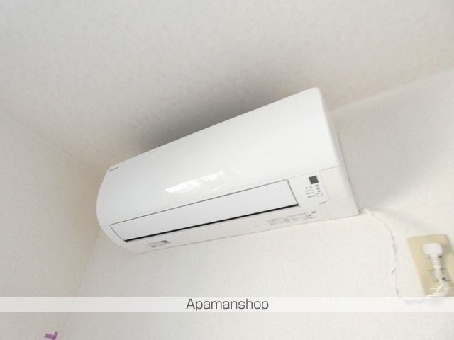 フラットサードの内装写真