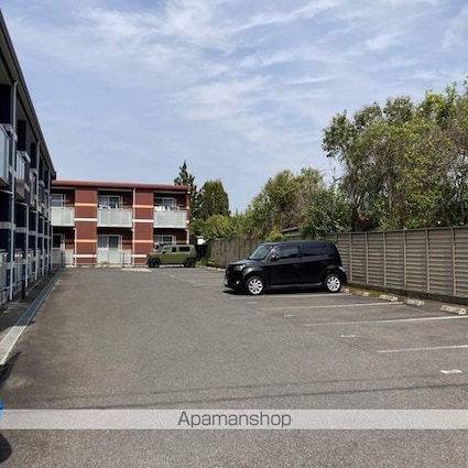 レオネクスト水口古城ヶ丘[1K/31.05m2]の駐車場2