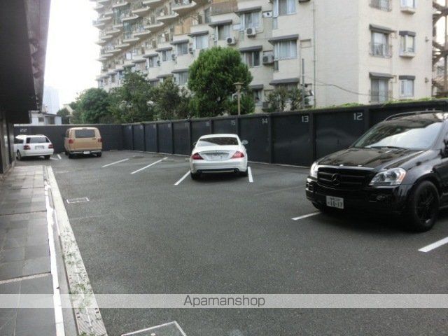 レジディア北新宿の外観写真