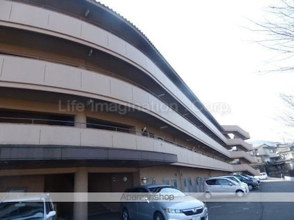 リバーヒルズ[3LDK/71.5m2]の駐車場