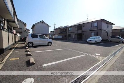 アムール　Ａ棟[2LDK/54.65m2]の駐車場