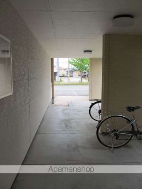 和歌山県和歌山市中之島[1K/27.2m2]のエントランス1