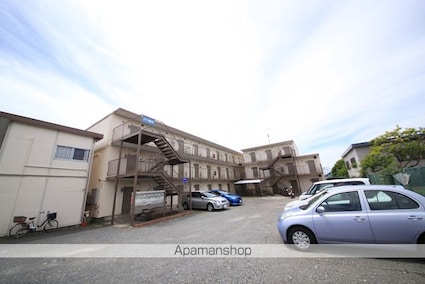 ハイツ椎の木[1R/17m2]の駐車場